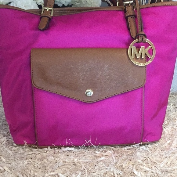 Michael Kors Jet Set Nylon Large Pocket Tote - Picture 4 of 16